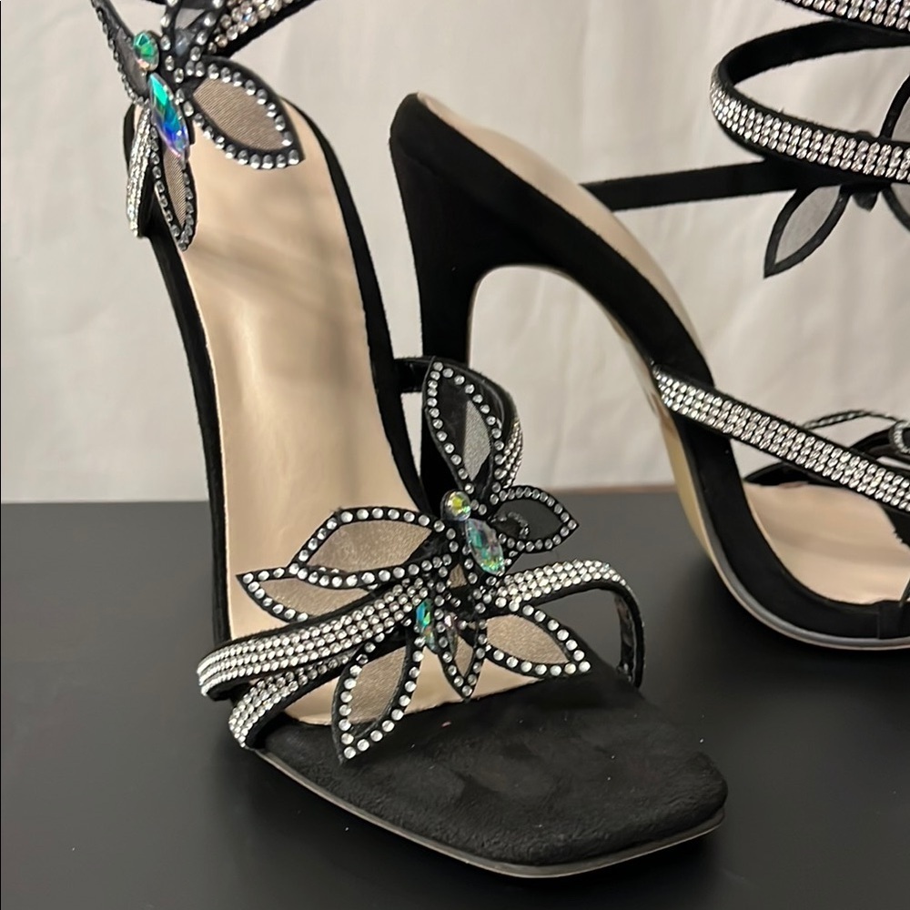HOST PICK 🌺 Elegant Black Strappy Heels with Rhinestone Accents - Picture 4 of 9
